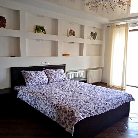 1-Room Studio Center Черкассы Экстерьер фото
