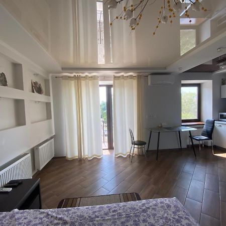 1-Room Studio Center Черкассы Экстерьер фото