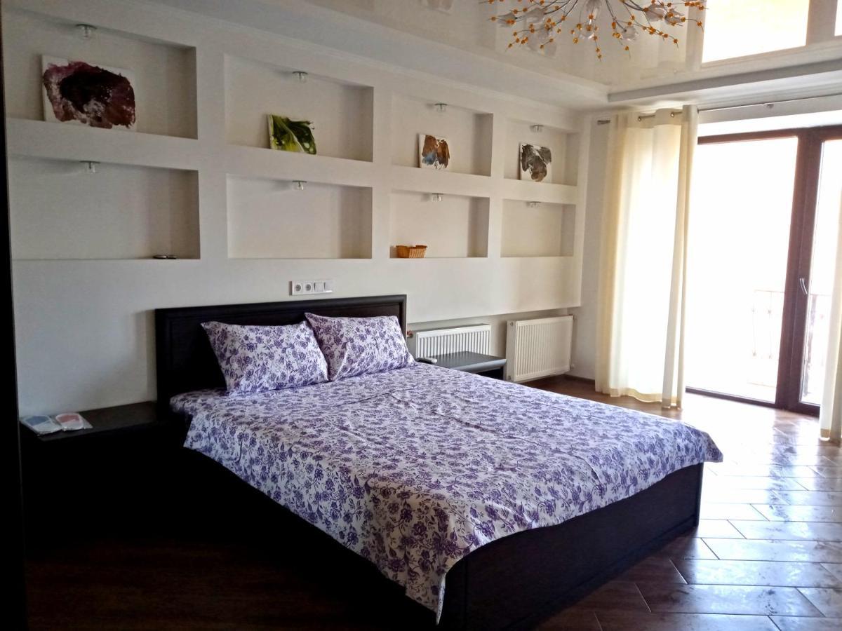 1-Room Studio Center Черкассы Экстерьер фото