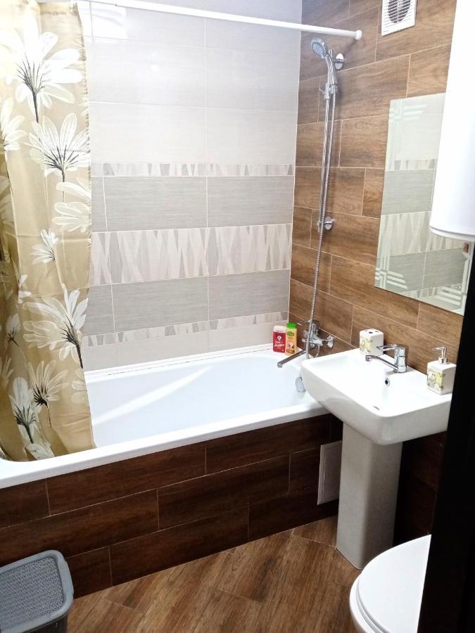 1-Room Studio Center Черкассы Экстерьер фото
